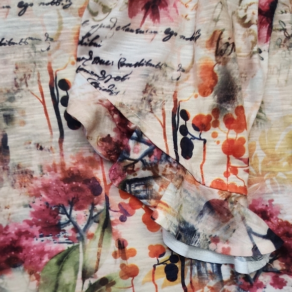 Time and Tru Floral Tunic Top in Cream Multi - Picture 4 of 7